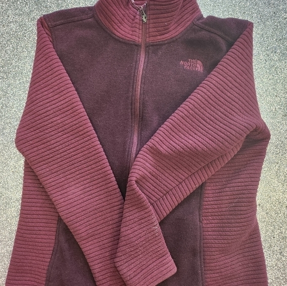 WOMEN'S  NORTHFACE SWEATER JACKET SIZE LG - Picture 4 of 7